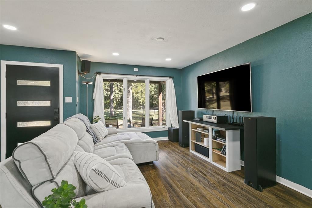 5704 Pecan Circle