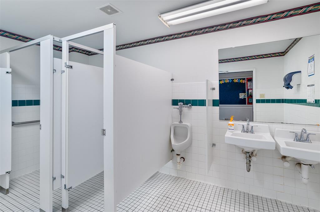 unknown - Commercial Sale