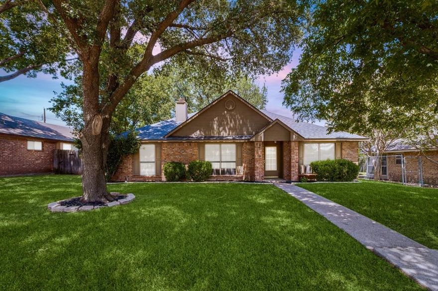 Charming 3-Bedroom, 2-Bath Home in the Heart of Rowlett – No HOA! Welcome to this darling, well-maintained home nestled in a quiet, established neighborhood with no HOA! Offering 3 bedrooms and 2 full bathrooms, this residence is perfect for first-time homebuyers, downsizers, or anyone looking for comfort and convenience in a prime location. Step inside to find fresh new carpet and paint throughout. The spacious living room features a cozy gas fireplace, perfect for relaxing or entertaining guests. The kitchen boasts granite countertops and a gas stove, ideal for home chefs. The home also includes a RainSoft whole house water filtration system. Enjoy the benefits of Garland ISD’s School Choice Program, giving you flexibility in educational options. You’ll love the easy access to Lake Ray Hubbard, as well as nearby shopping, dining, and major highways—perfect for commuters! Don’t miss your chance to own this adorable home with modern updates and unbeatable location.