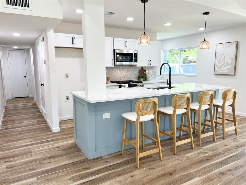 819 Greenhaven Drive