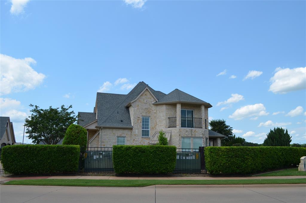 2541 Vineyard Drive