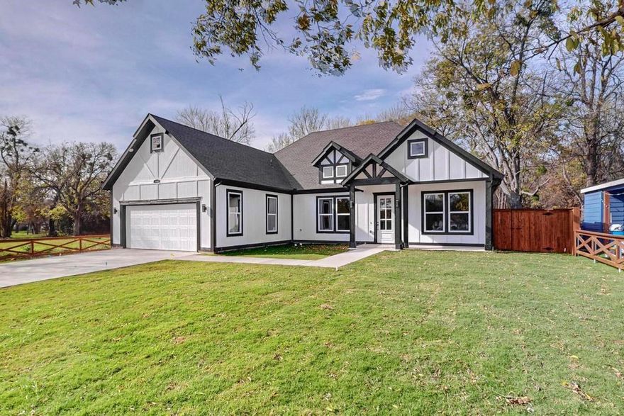 Discover a thoughtfully designed modern home in the heart of Commerce! Perfect blend of modern style and quiet country charm. Brand New built home that feels custom, from the layout to the finishes, creating a space that feels welcoming from the moment you arrive. No HOA gives you have the freedom to enjoy your home on your own terms.

Inside, the home features soaring ceilings, 10-foot doors, lots of windows for natural lighting. The entryway includes elegant crown molding and French doors that open into a dedicated office or flex space. Your will LOVE the living room with vaulted ceiling that enhances the open feel, flowing seamlessly into a kitchen designed for both cooking and gathering. The kitchen includes a large multi-functional island, a hidden outlet drawer, a corner coffee station, and a walk-in pantry. Mudroom off garage entry, utility with sink and large bedrooms.

Located minutes from downtown Commerce, local schools, Texas A&M, shopping, and major routes!

Este hogar ofrece mucho más de lo que normalmente se encuentra en una casa nueva aqui en Commerce!  Desde el momento en que entra, nota la diferencia: techos altos, puertas de 10 pies y ventanas grandes que llenan cada espacio de luz. La entrada tiene detalles elegantes y puertas francesas que llevan a una oficina o sala flexible que realmente puede usar día a día.

La sala, con su techo abovedado, se conecta a una cocina diseñada para que la vida diaria sea más cómoda: una isla amplia, un cajón con enchufe , una estación de café y una despensa tipo walk-in , cuarto de lavanderia con sink.

No HOA, lo que le da más libertad para hacer lo que le guste en su nuevo hogar sin restricciones. La ubicación es excelente! Cerca del centro, escuelas y servicios, pero sin perder la tranquilidad de una zona más calmada.

hable para aplicar hoy!