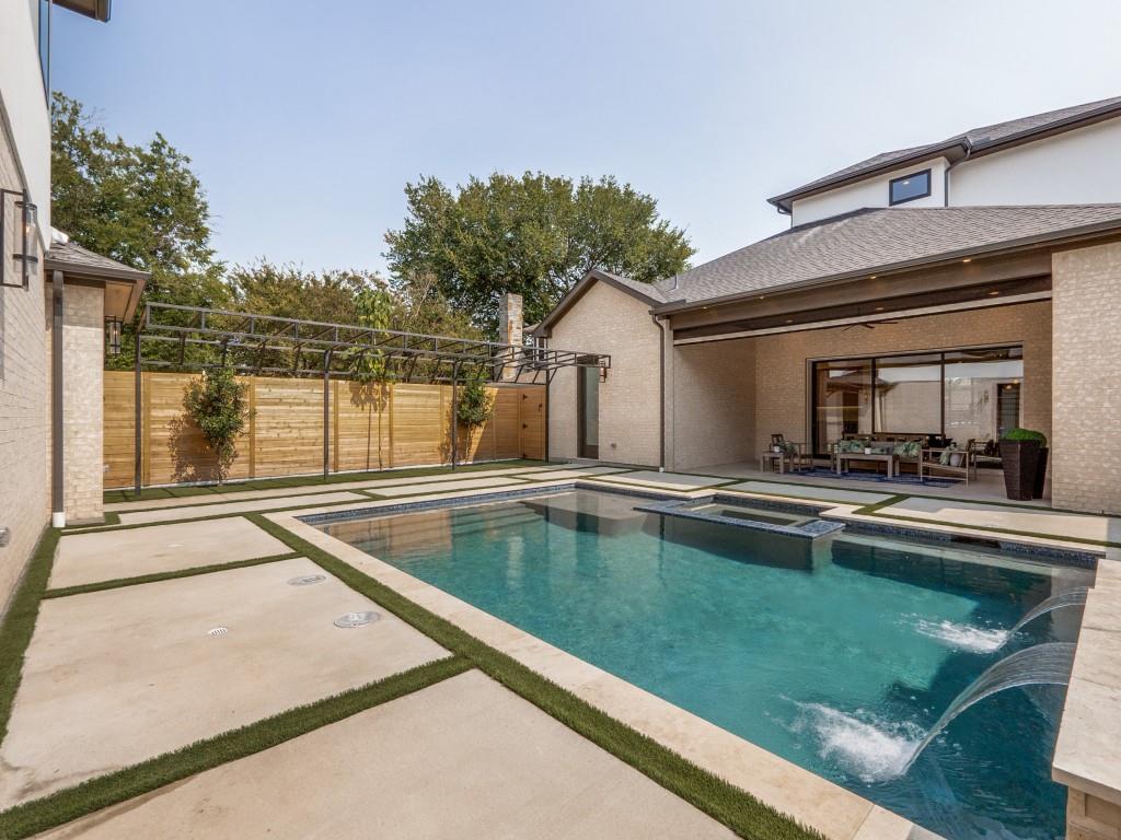 Llano Place - Residential