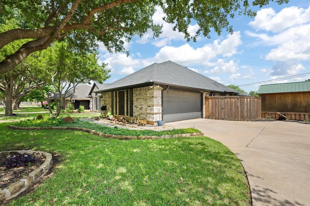 425 Sherwood Court