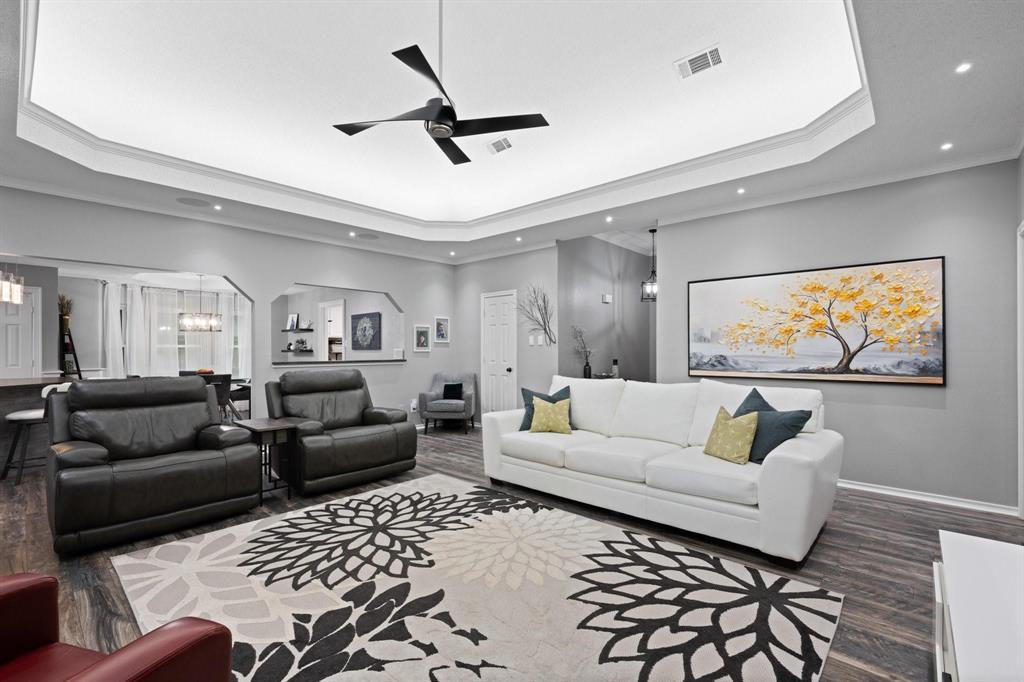 425 Sherwood Court