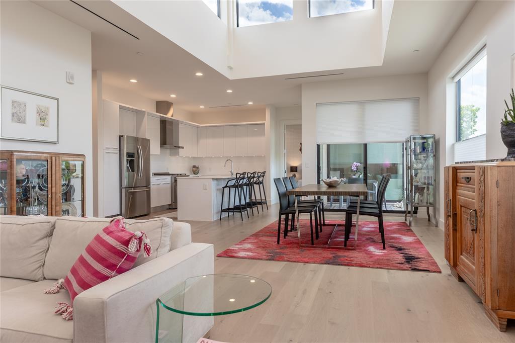 3923 Cole Avenue 304