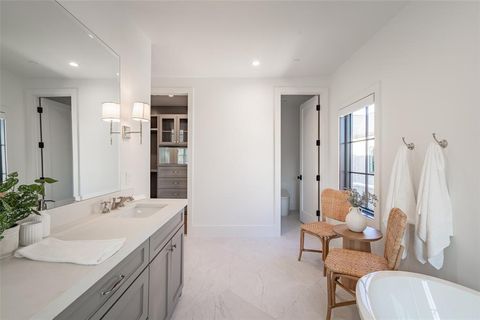 Tiny photo for 4529 Emerson Avenue #4, University Park, TX 75205 (MLS # 21197897)