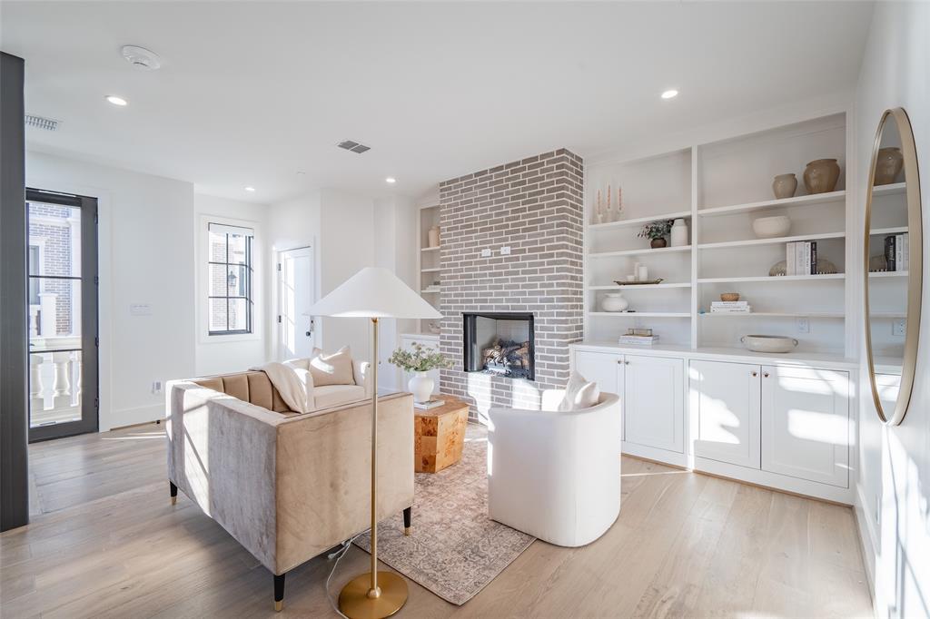 4529 Emerson Avenue 4