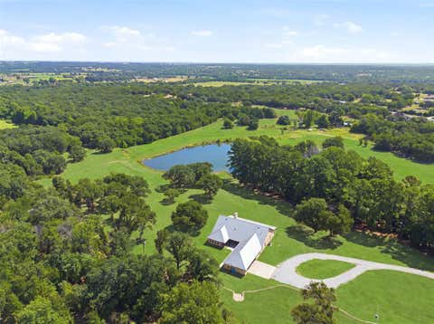 Photo of 1070 S Reno Road, Reno, TX 76082 (MLS # 21344122)