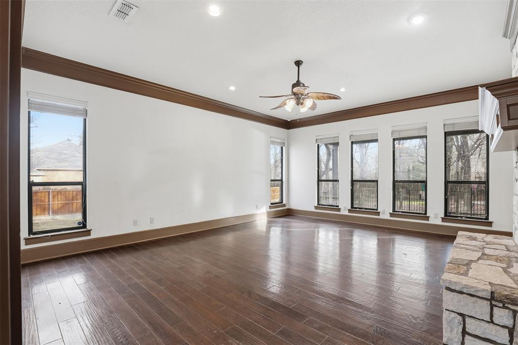 3806 Lakeshore Drive