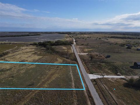 Photo of 63 Longview Creek Trail, Itasca, TX 76055 (MLS # 21211863)