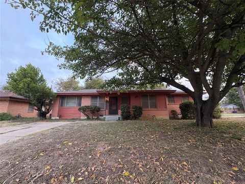 Photo of 1209 Glasgow Road, Fort Worth, TX 76134 (MLS # 21093667) Photo of 1209 Glasgow Road, Fort Worth, TX 76134 (MLS # 21093667)