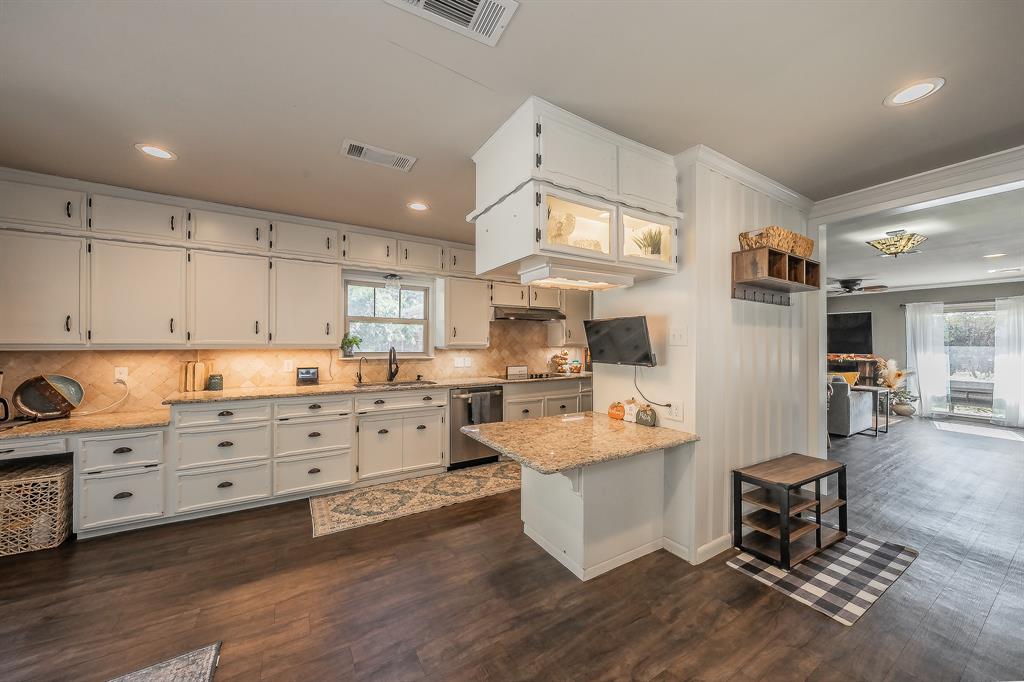 4112 Brooks Baker Avenue