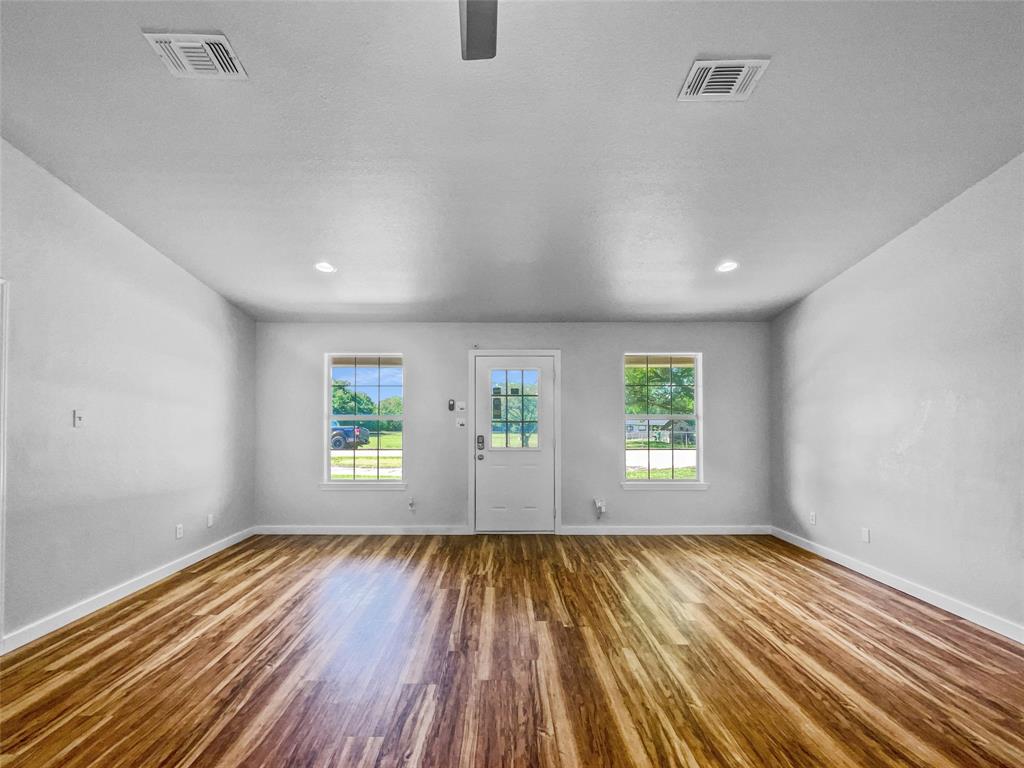 316 W 3rd Terrace