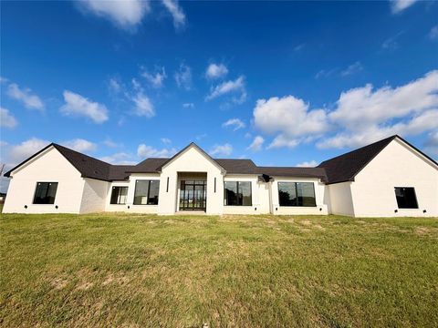 Photo of 3871 Austin Circle, Sanger, TX 76266 (MLS # 21272979)