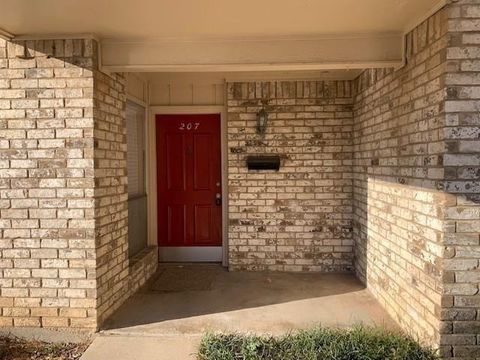 Photo of 207 Trellis Place, Richardson, TX 75081 (MLS # 21261127)