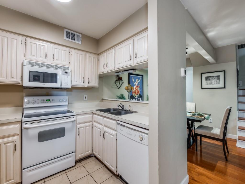 Preston Oaks Crossing Condos 01 & 02 - Residential