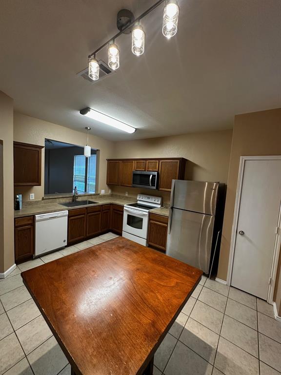 Villages Of Crawford Farms Th - Residential Lease