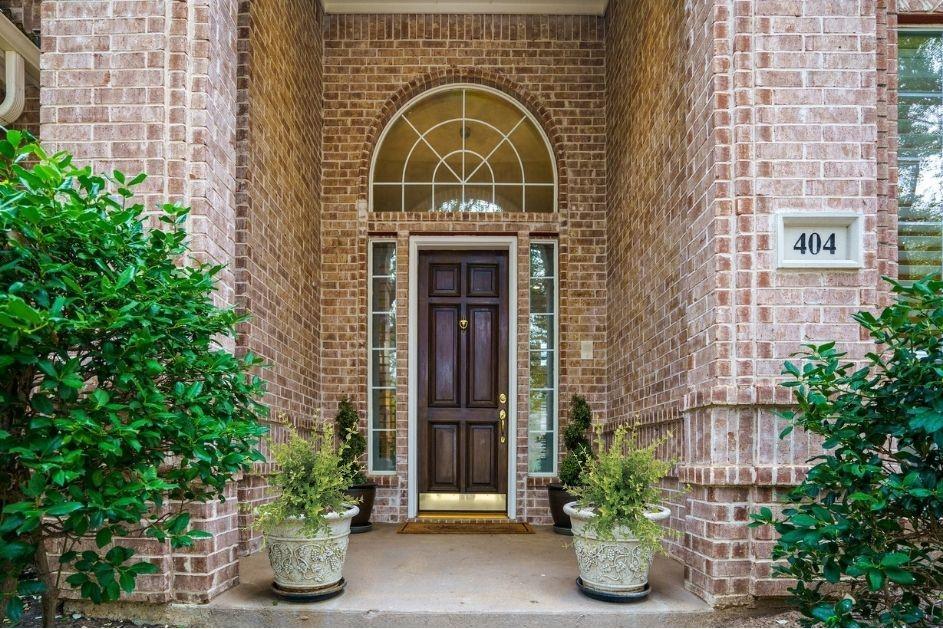 404 Twin Creeks Drive