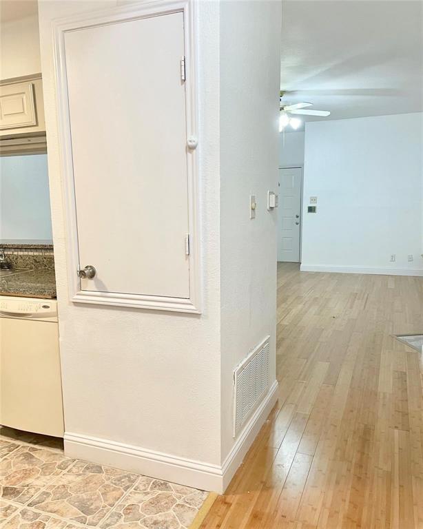 Parkwood Crk - Residential Lease