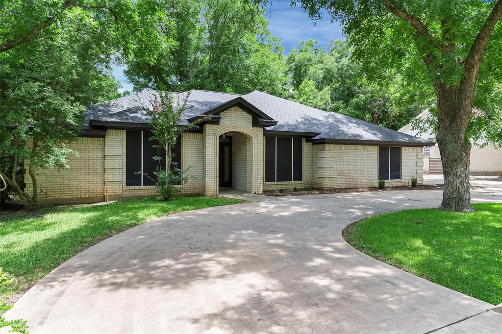 8921 N Longwood Drive