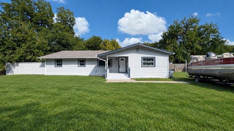 Photo of 130 Center Street, Nevada, TX 75173 (MLS # 21411765)