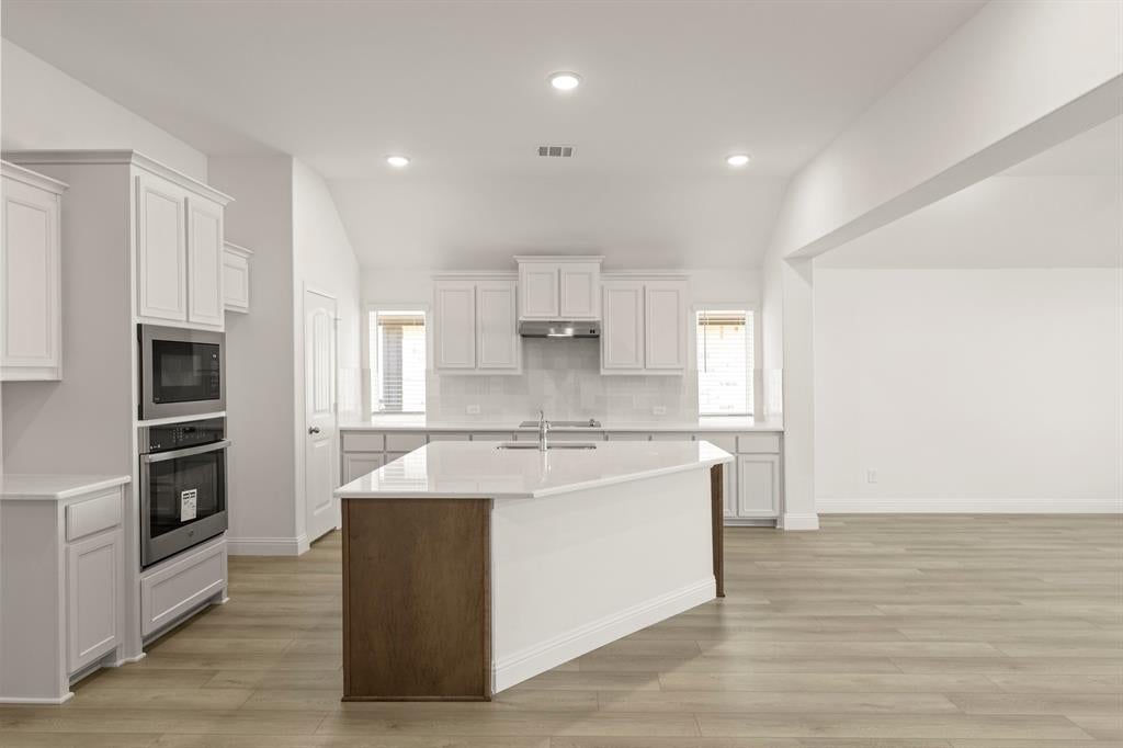 1404 Elle Lane