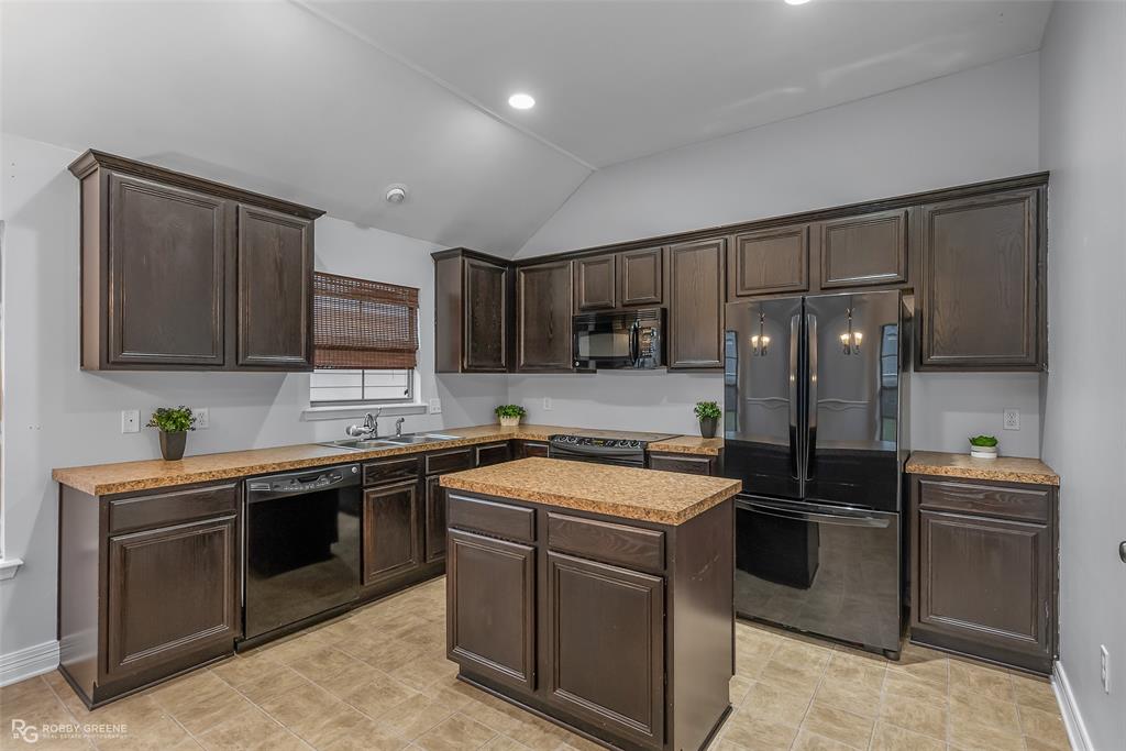 Redwood Pl Legacy Un #3 - Residential