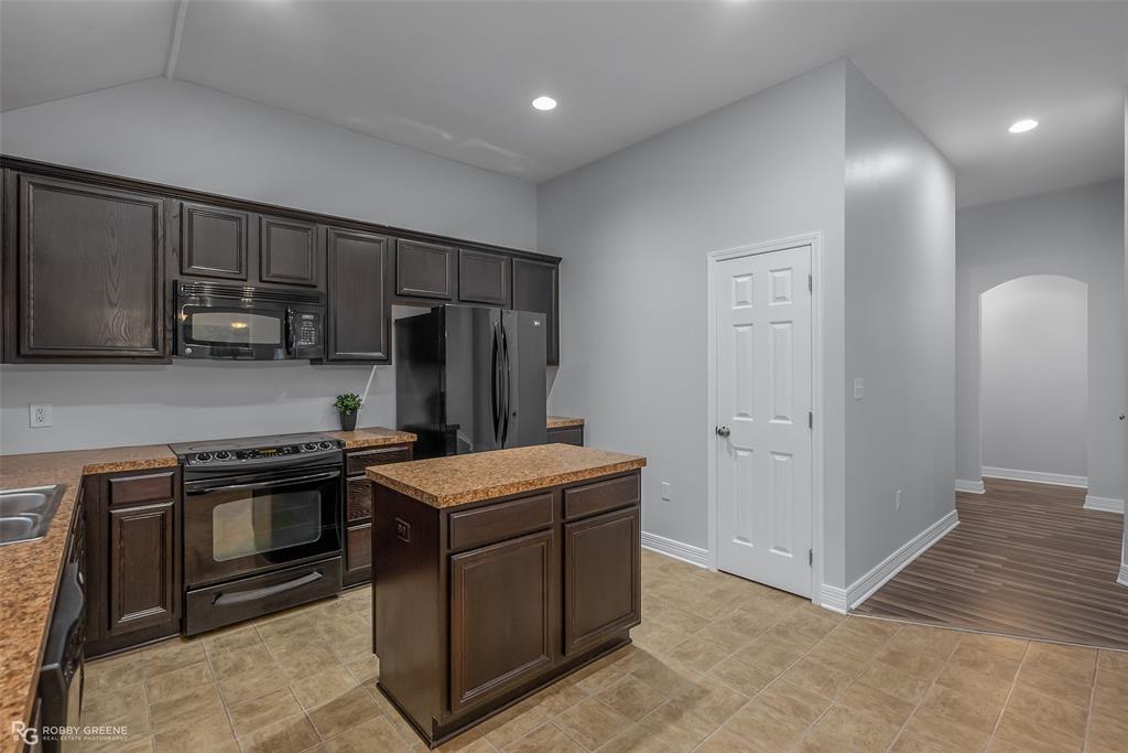 Redwood Pl Legacy Un #3 - Residential