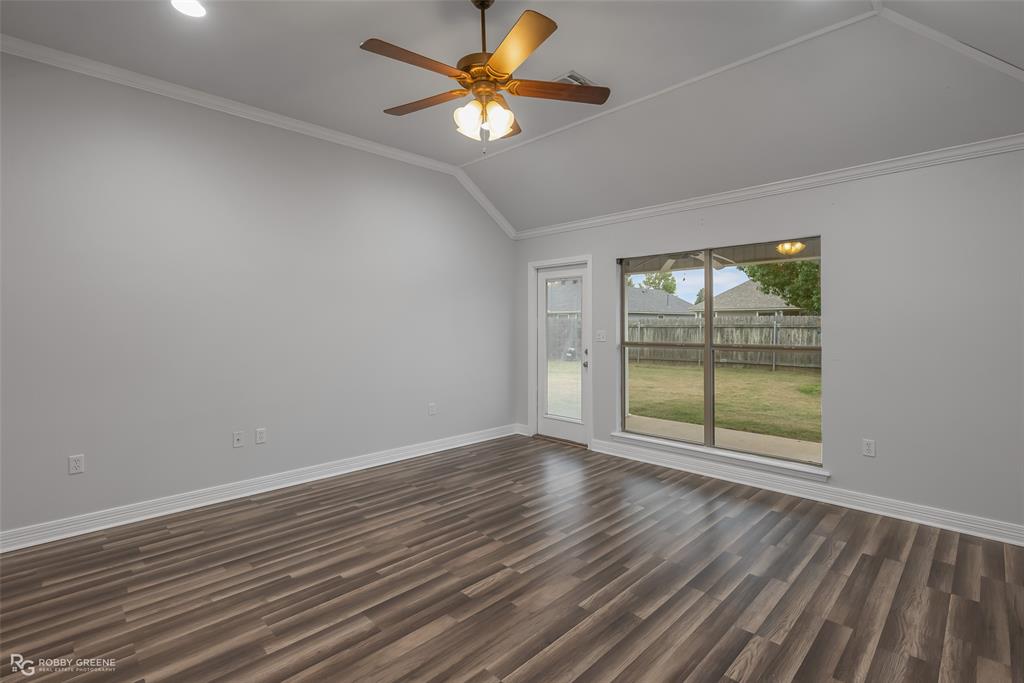 Redwood Pl Legacy Un #3 - Residential