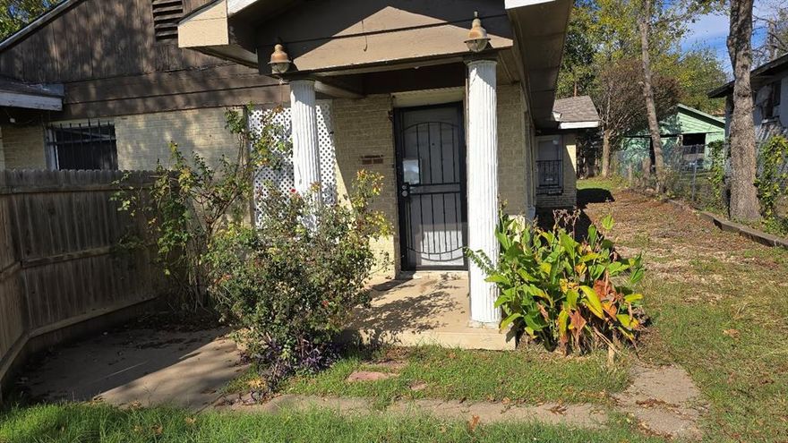 Welcome to: 2503 & 2505 Wilkinson! This listing includes a full duplex with rents at $1900 Market Rate. Close to downtown fort worth and west meadowbrook. Walking distance to everywhere.  Strong rental demand, TOTAL RENT- $1,785 combined between 2 units, 2503- $935, 2505- $850. 

 Owner Financing Available – With attractive terms, minimum of $30,000 down payment. 2503 & 2505 Wilkinson – Duplex.