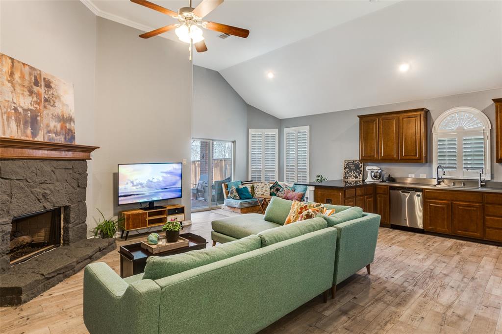 3713 Redwood Creek Lane