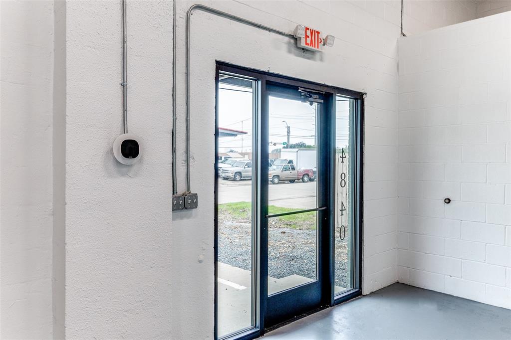 Hampton & Indust - Commercial Sale