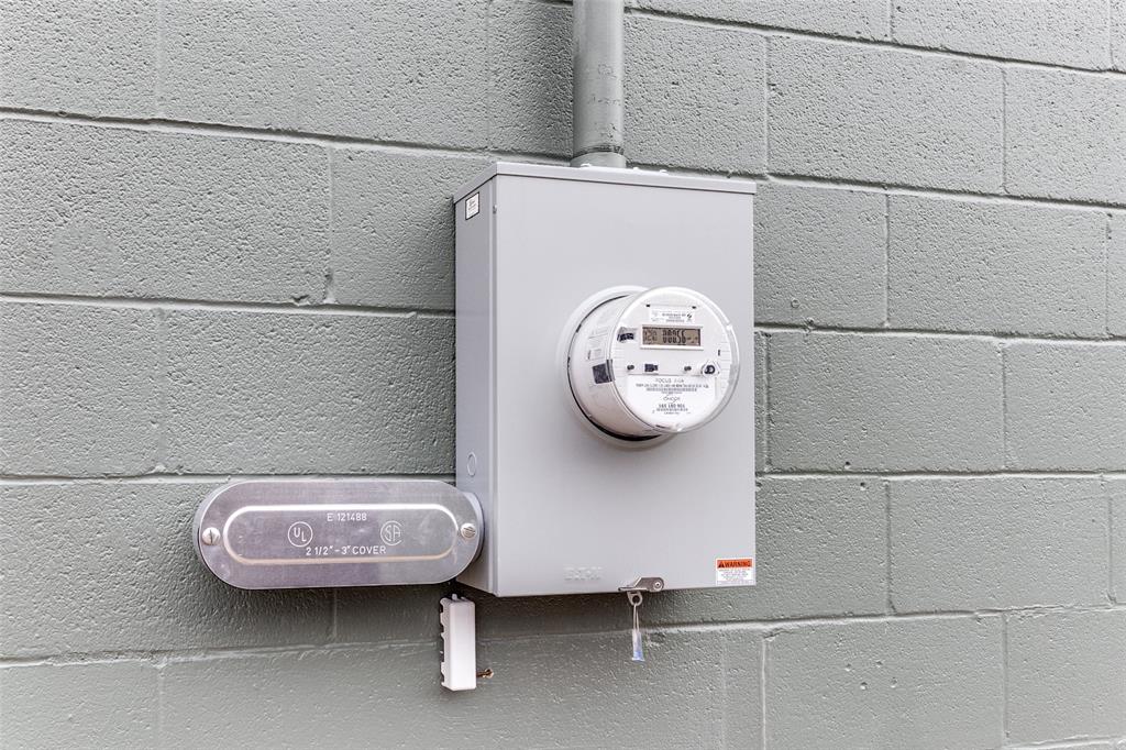 Hampton & Indust - Commercial Sale