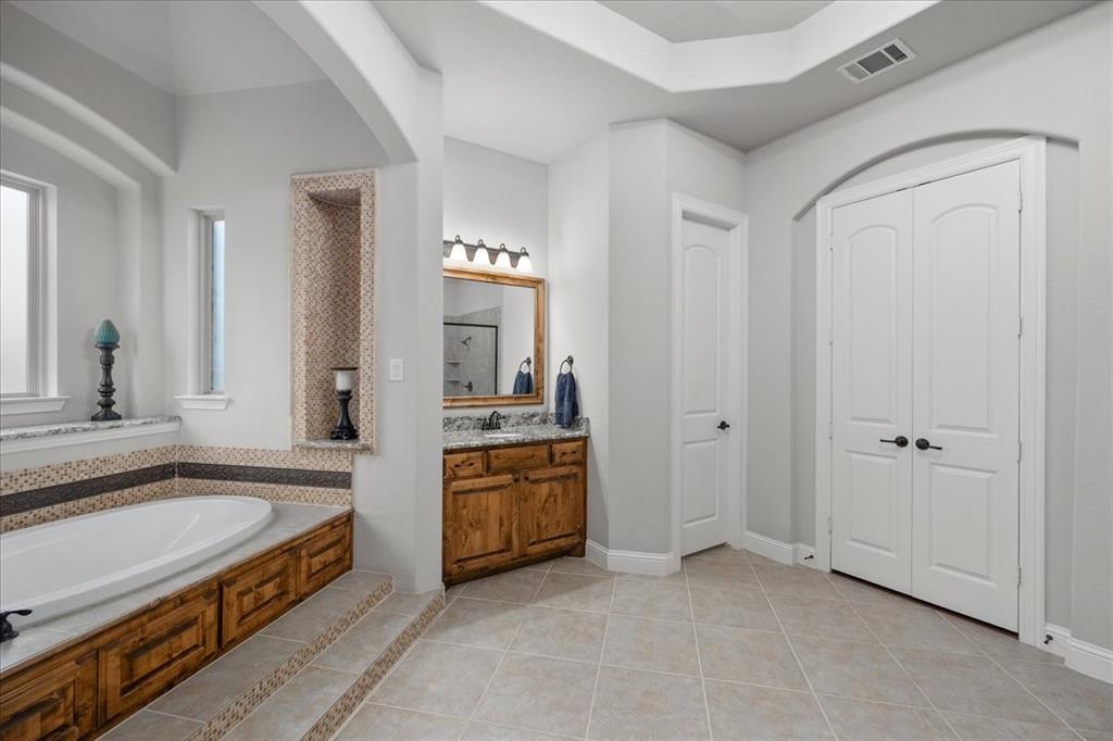 Bella Flora - Residential