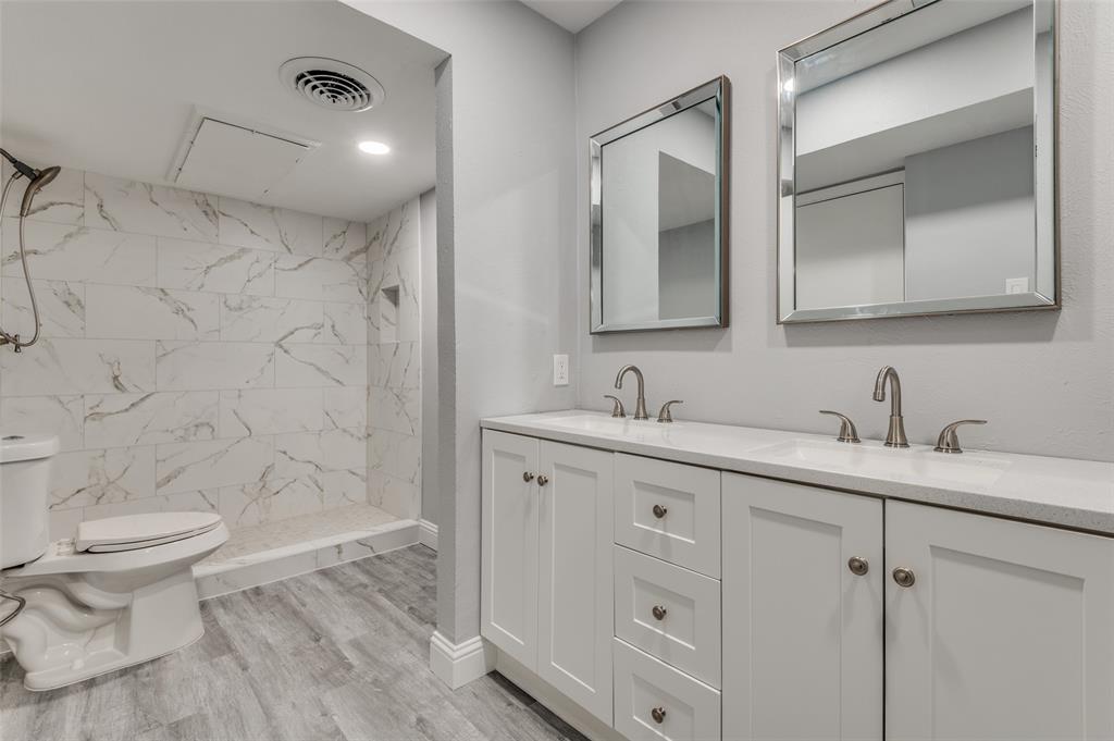 Les Chateaux Condo Bldg J - Residential