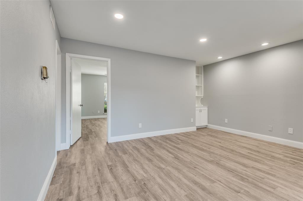 Les Chateaux Condo Bldg J - Residential