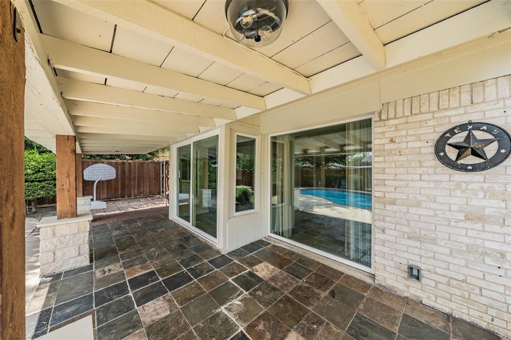 3312 Sharon Circle