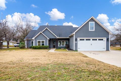 A home in Lake Kiowa