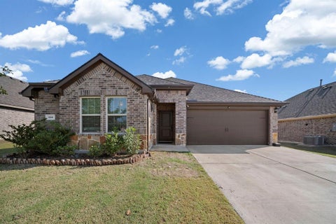 Photo of 216 Churchill Court, Waxahachie, TX 75165 (MLS # 21407103)