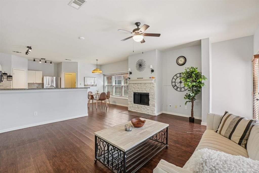 5825 Shetland Circle