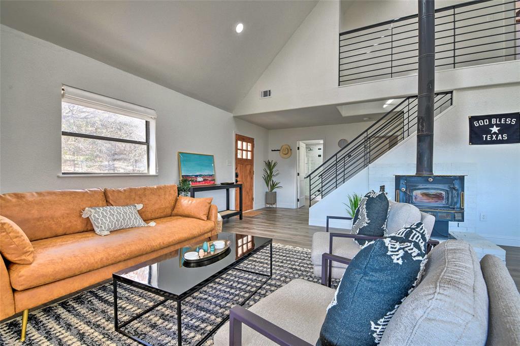 2444 S Lakeview Drive