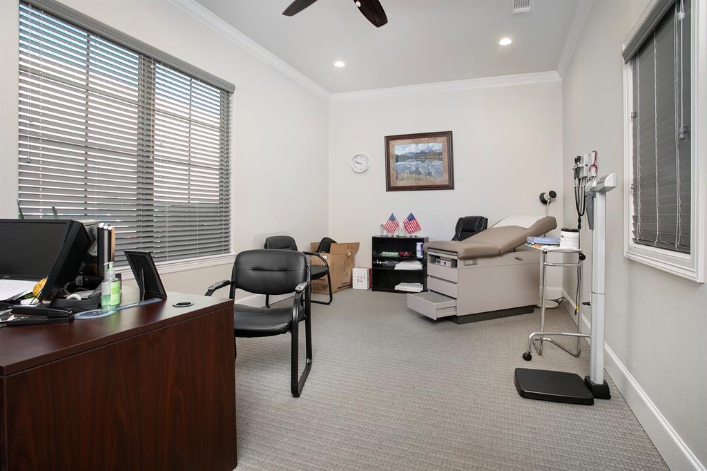 U-4 - Commercial Lease