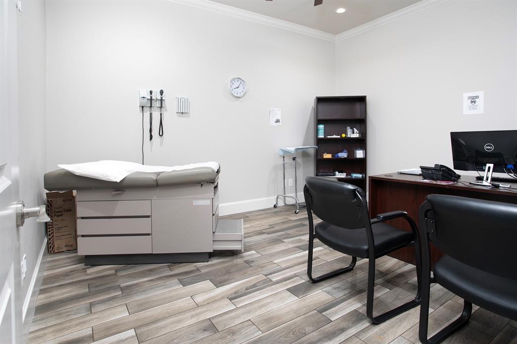 U-4 - Commercial Lease