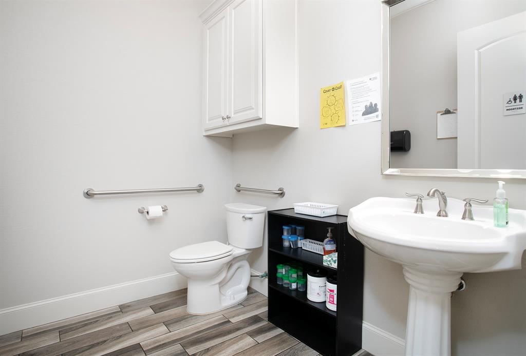 U-4 - Commercial Lease