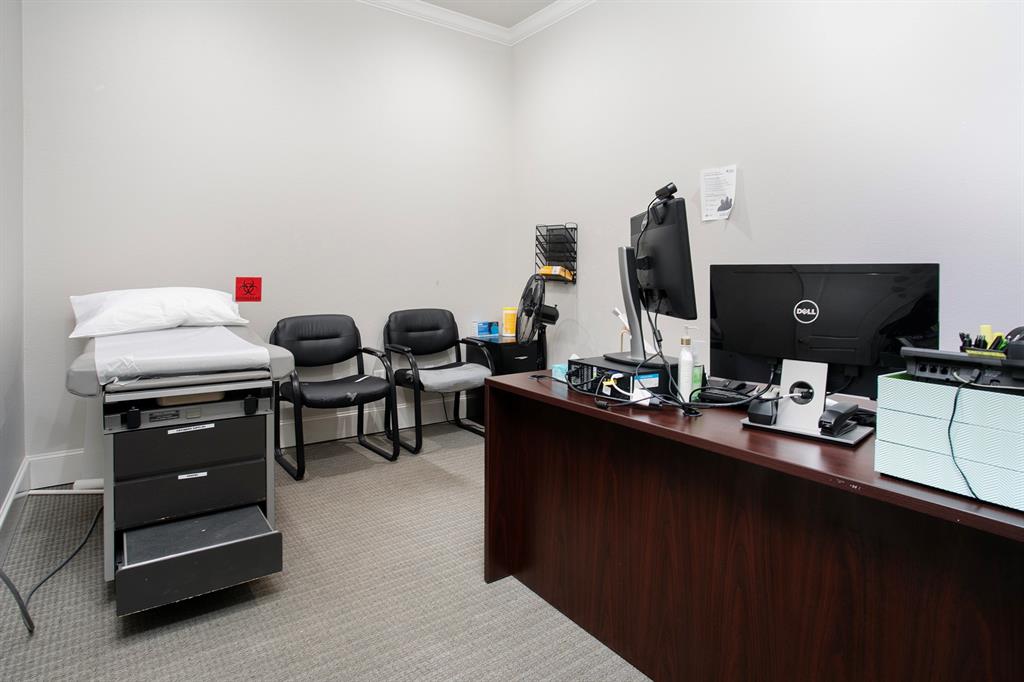 U-4 - Commercial Lease