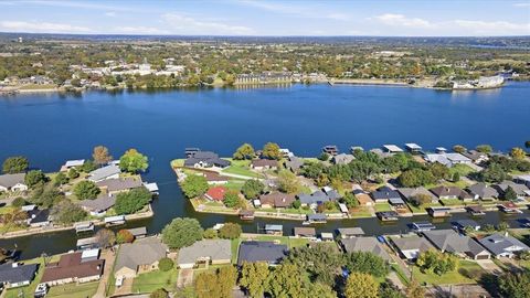 502 Tahiti Drive Granbury TX 76048