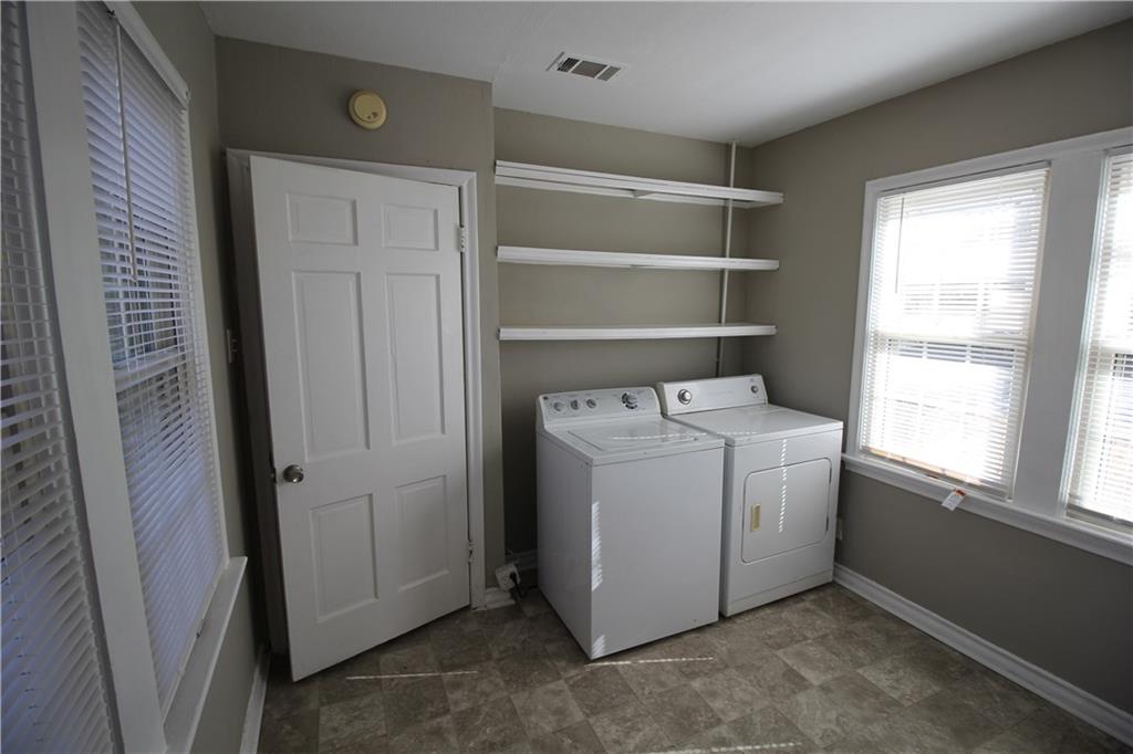 STONEWALL PARK - Residential Lease