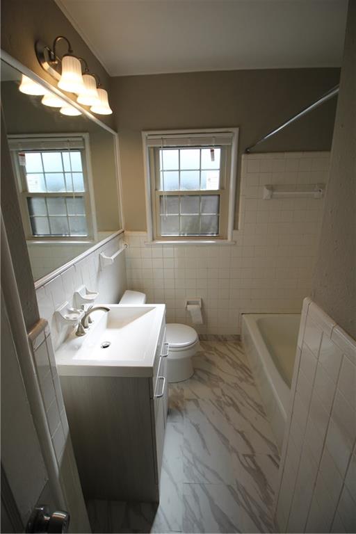 STONEWALL PARK - Residential Lease