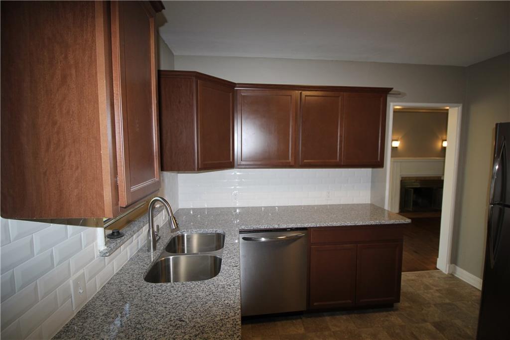 STONEWALL PARK - Residential Lease